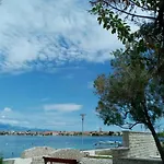 Seaview Apartments, Ventura *