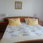 Seaview Apartments, Ventura Nin