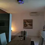 Seaview Apartments, Ventura *