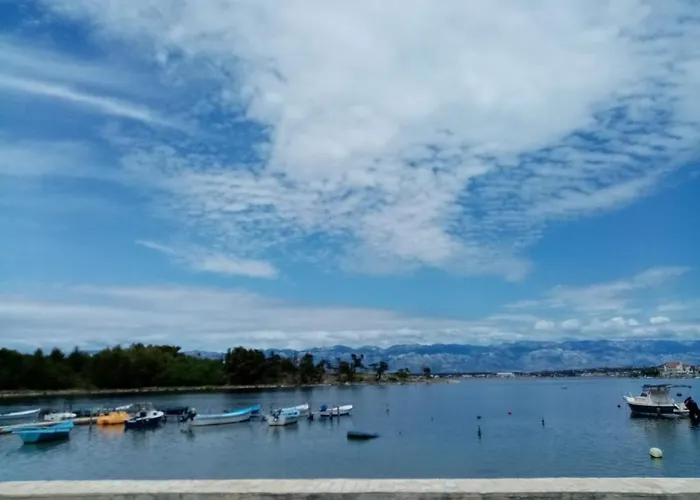 Seaview Apartments, Ventura * Nin