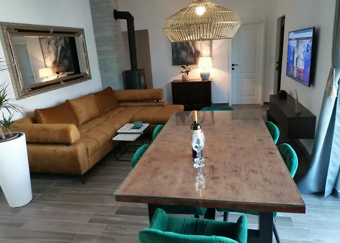 Seaview Apartments, Ventura Apartman Nin