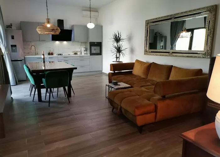 Seaview Apartments, Ventura
