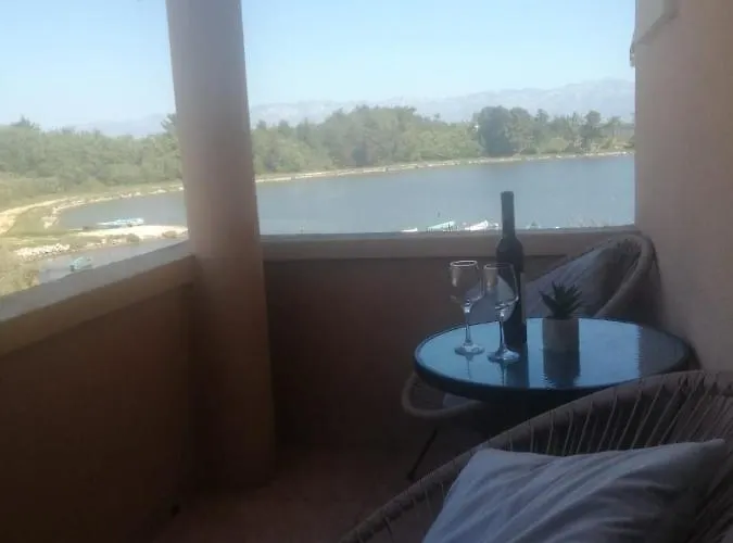 Seaview Apartments, Ventura