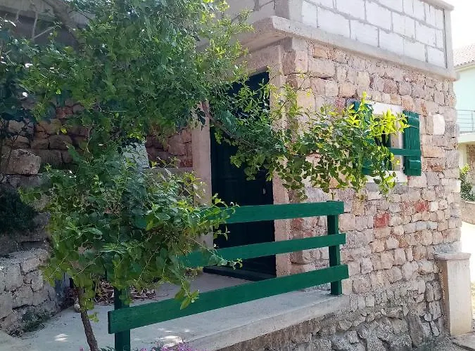 Seaview Apartments, Ventura