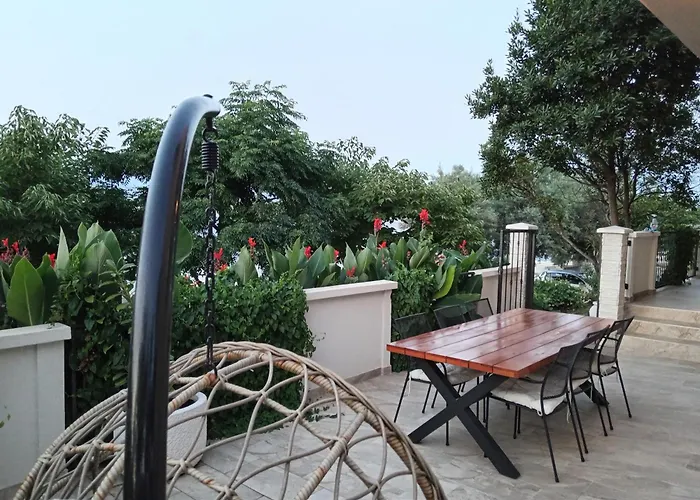 Seaview Apartments, Ventura Apartman Nin