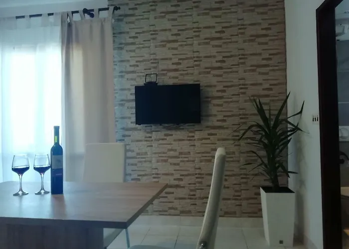 Seaview Apartments, Ventura *