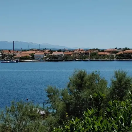 Seaview Apartments, Ventura Nin