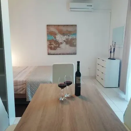 Seaview Apartments, Ventura *