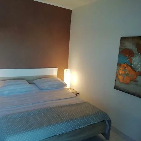 Seaview Apartments, Ventura *