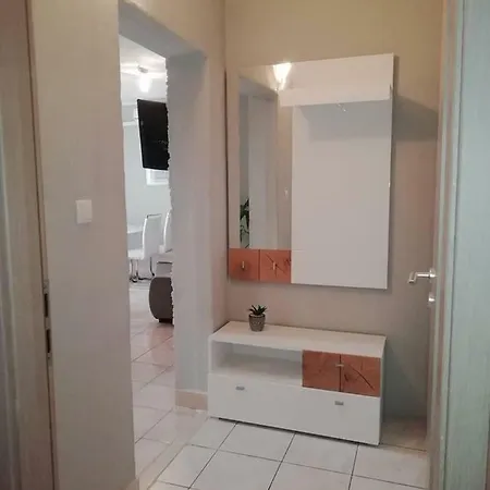Seaview Apartments, Ventura Apartment