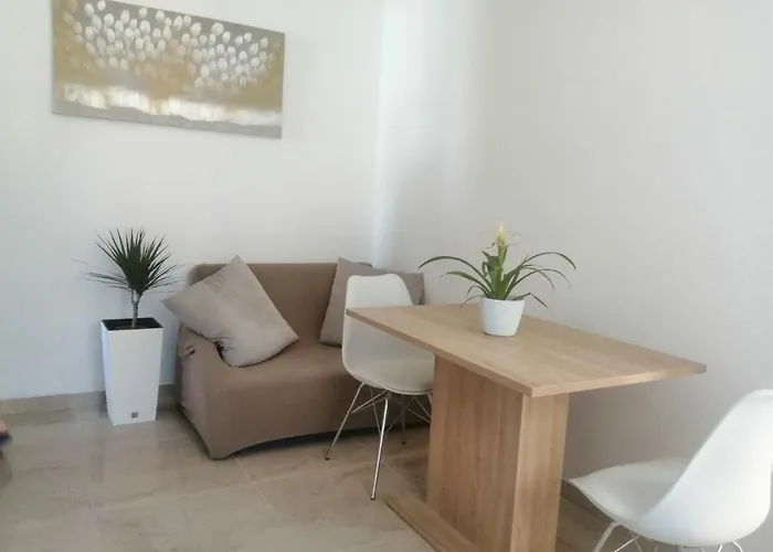 Seaview Apartments, Ventura 公寓 *