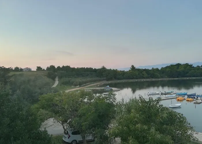 Seaview Apartments, Ventura *